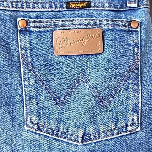 Wrangler Jeans - Picture 3 of 5